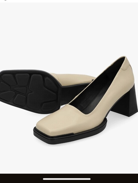 Vagabond Shoes - Vagabond Square-Toe Block Heel Pumps in Cream Edwina Size 8